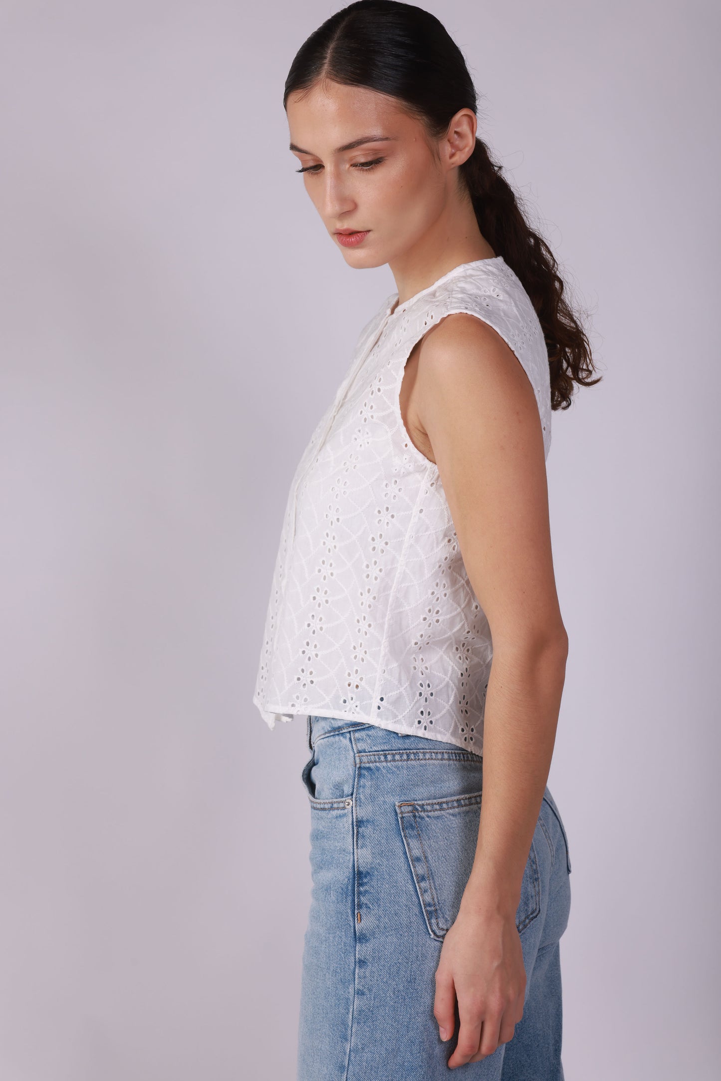 Sleeveless Embroidered Shirt