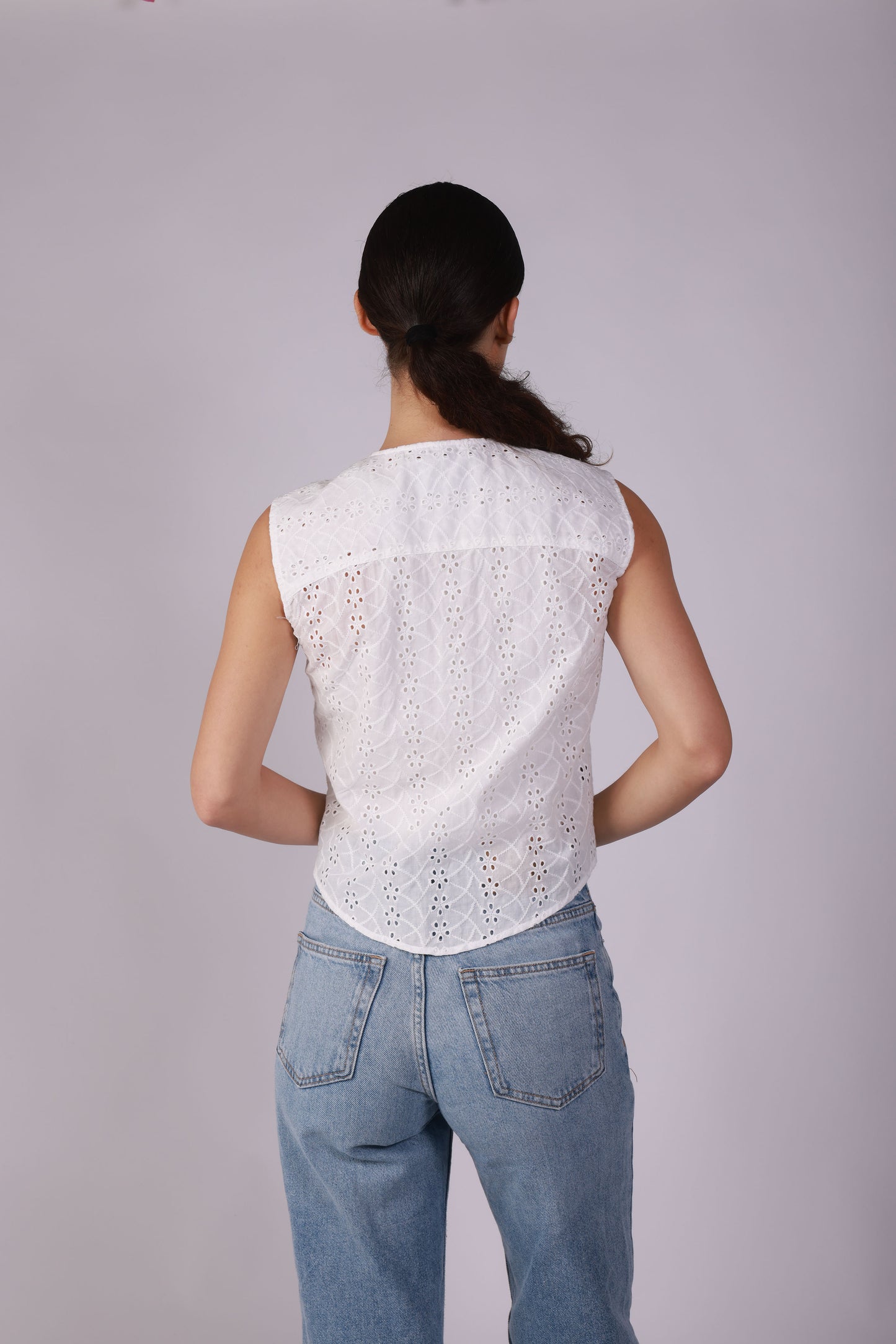 Sleeveless Embroidered Shirt