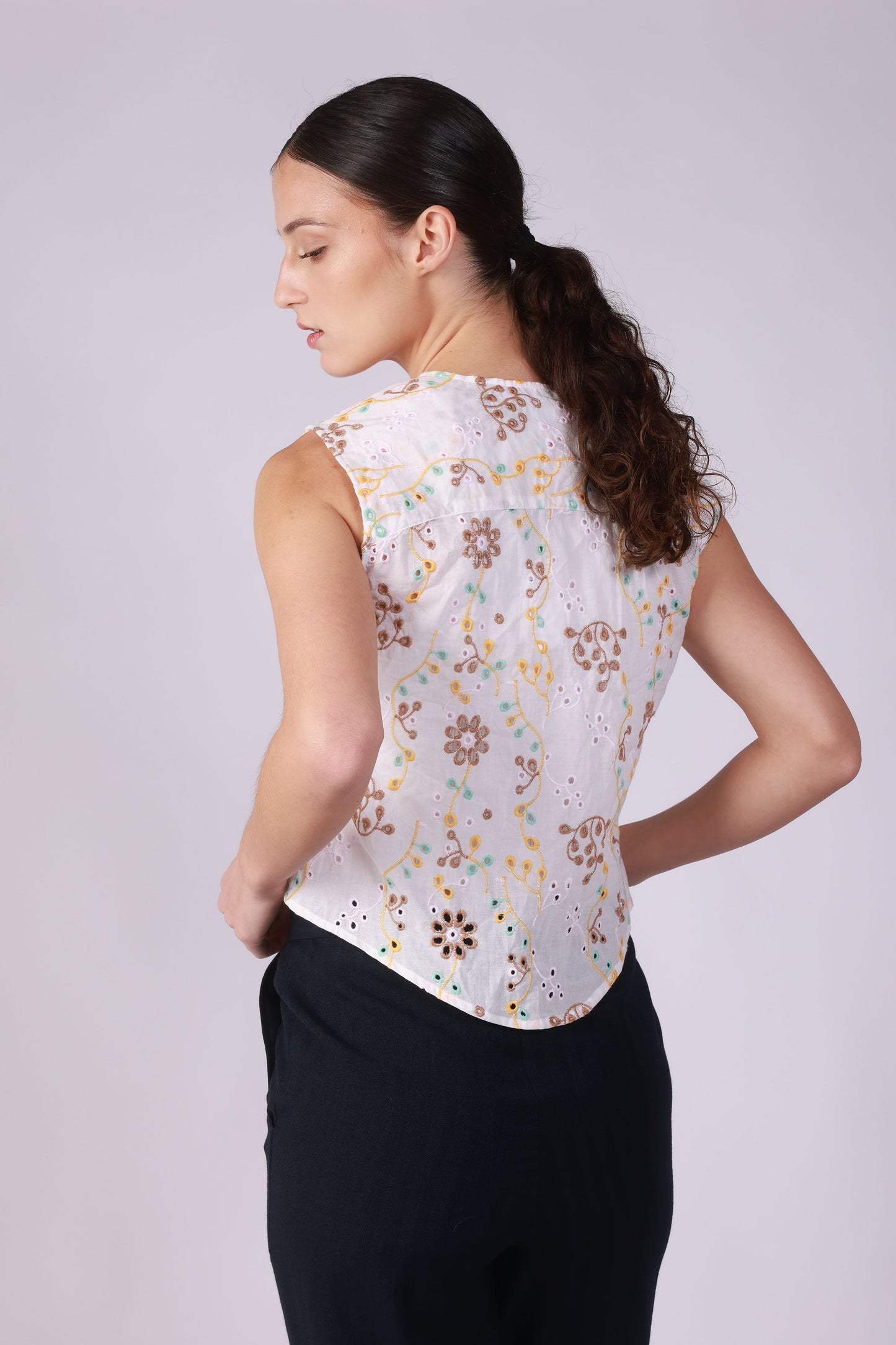 Sleeveless Embroidered Shirt