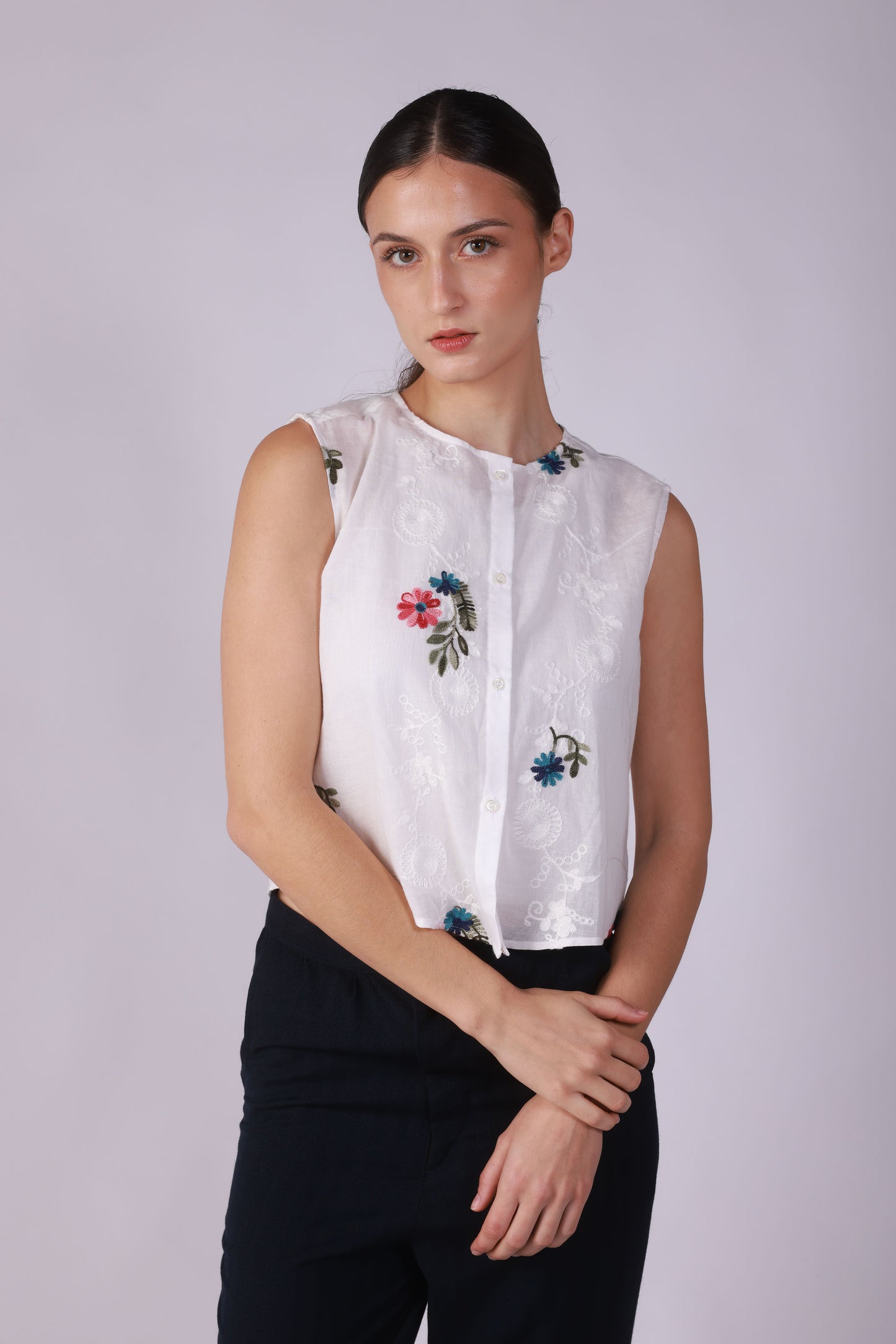 Sleeveless Embroidered Shirt