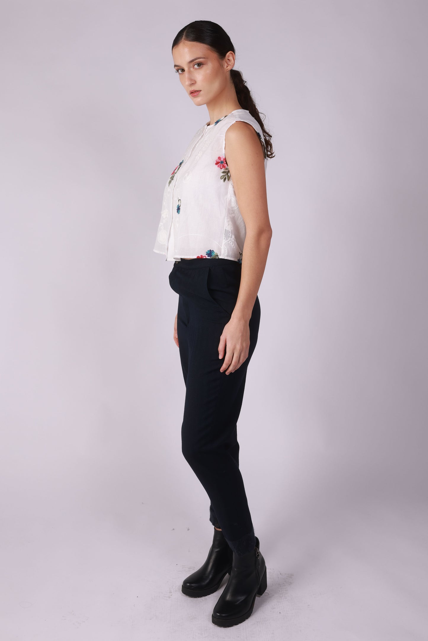 Sleeveless Embroidered Shirt