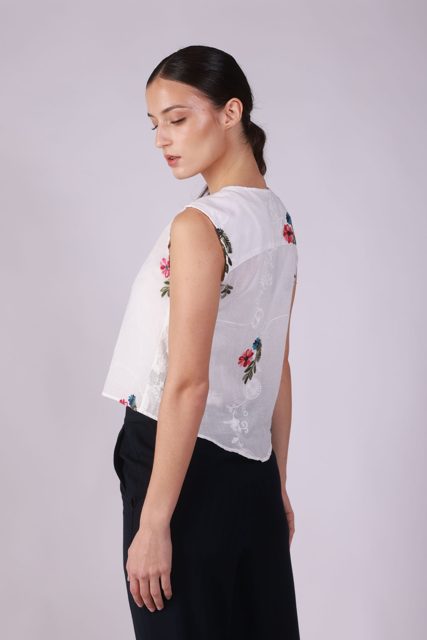 Sleeveless Embroidered Shirt
