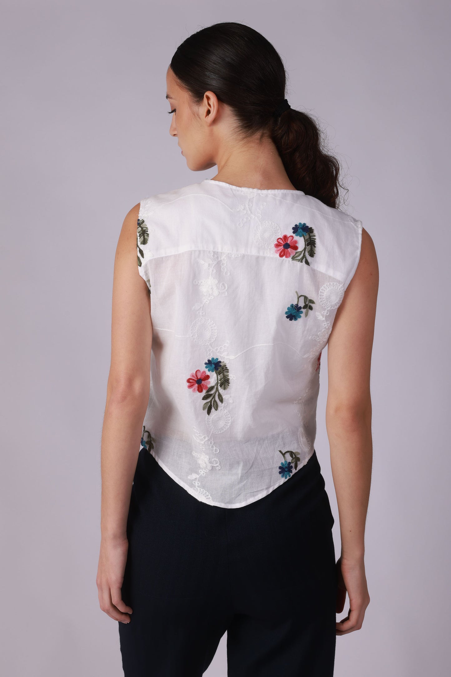 Sleeveless Embroidered Shirt